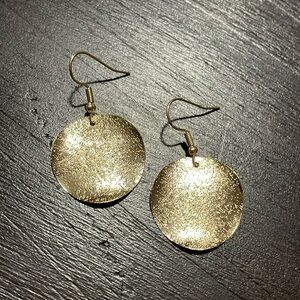 New gold sparkle disc fashion earrings, 1pr